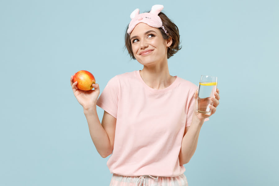 Sen a dieta – jakie produkty warto jeść przed snem, a których należy unikać?